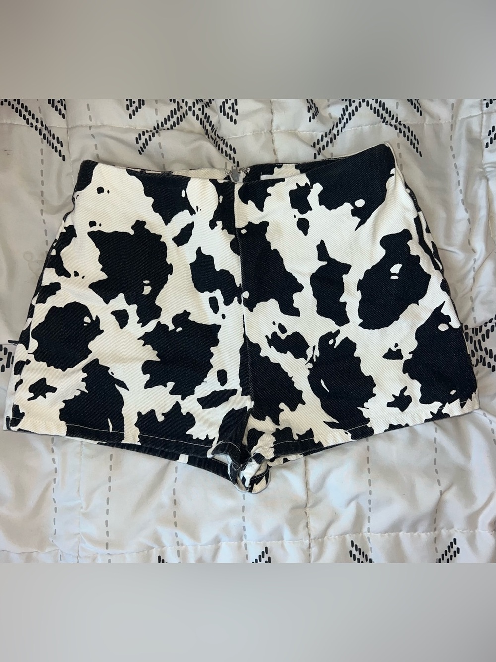 Le Lis Black & White Cow Pattern High-Waist Shorts